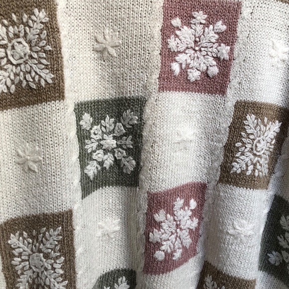 Vintage 90s Jantzen Classics Embroidered Snowflake Checkered Collared Sweater - Picture 8 of 11